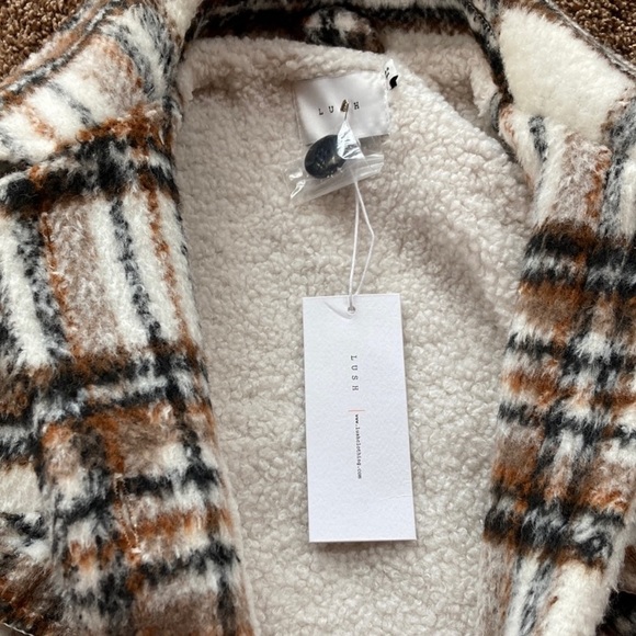 Vici Dolls Plaid Sherpa Jacket - Picture 3 of 3